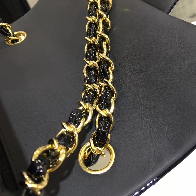 Chanel 香奈儿  Classic Flap  进口漆皮 20cm 黑色 金扣