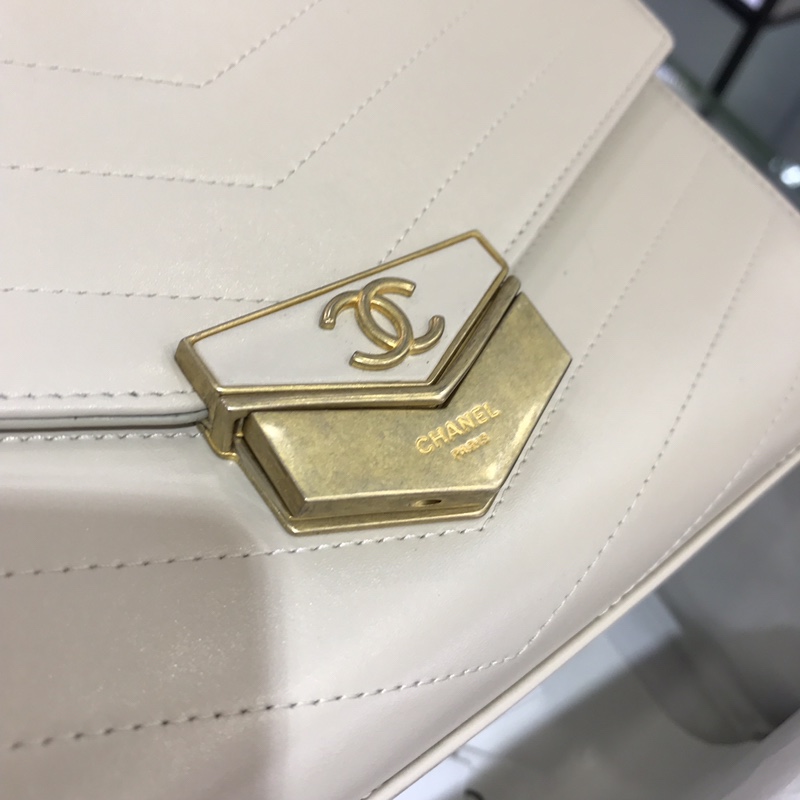 Chanel 新款 2018巴黎汉堡系列 进口牛皮 斜跨包 中号16x7x23cm 奶白色 现货