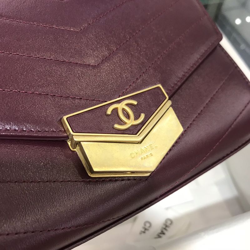 Chanel 新款 2018巴黎汉堡系列 进口牛皮 斜跨包 小号14x6x19cm 复古紫 现货