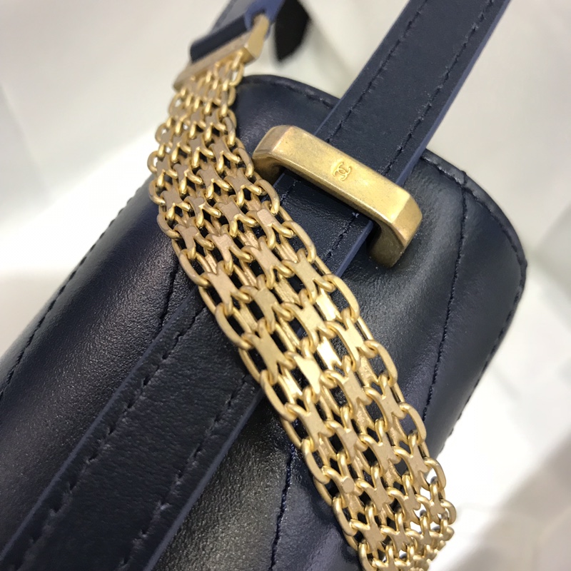 Chanel 新款 2018巴黎汉堡系列 进口牛皮 斜跨包 小号14x6x19cm 宝石蓝 现货