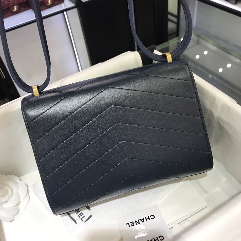 Chanel 新款 2018巴黎汉堡系列 进口牛皮 斜跨包 小号14x6x19cm 宝石蓝 现货