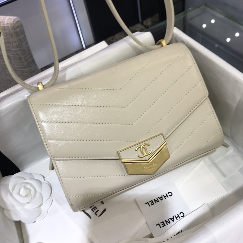 Chanel 2018巴黎汉堡系列 进口牛皮 斜跨包 小号14x6x19cm 奶白色现货 新款