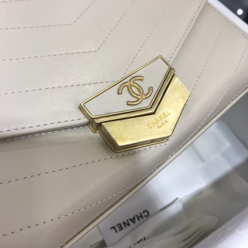Chanel 2018巴黎汉堡系列 进口牛皮 斜跨包 小号14x6x19cm 奶白色现货 新款