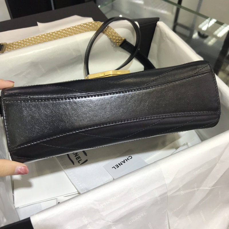 Chanel 新款 2018巴黎汉堡系列 进口牛皮 斜跨包 中号 现货 经典黑