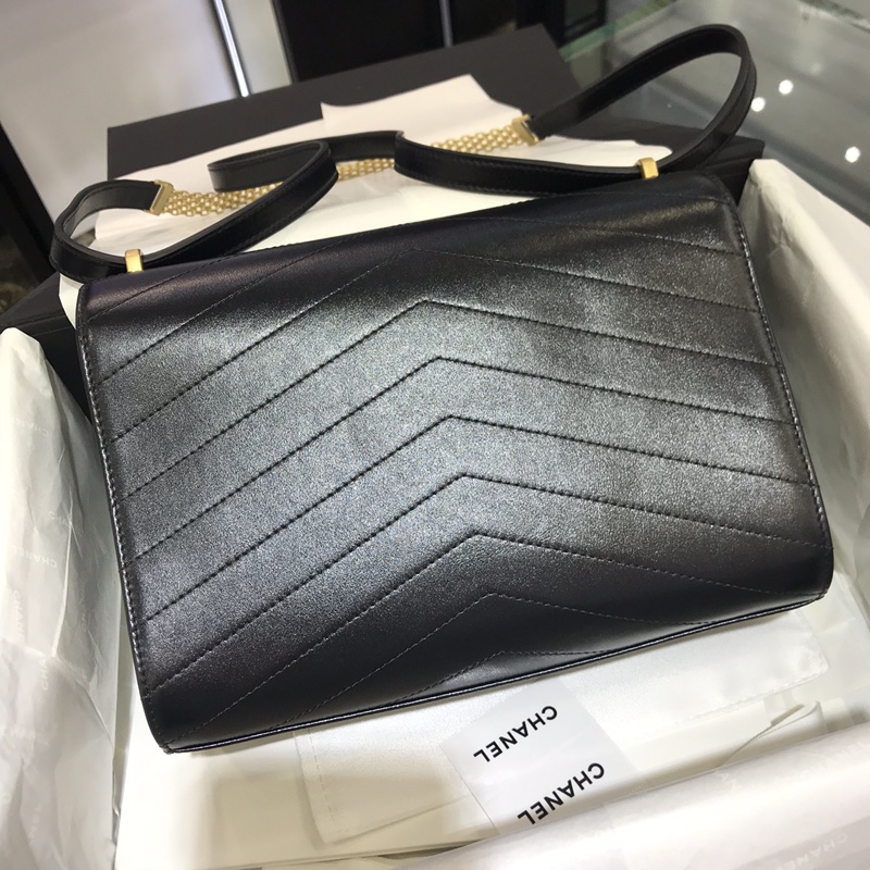 Chanel 新款 2018巴黎汉堡系列 进口牛皮 斜跨包 中号 现货 经典黑