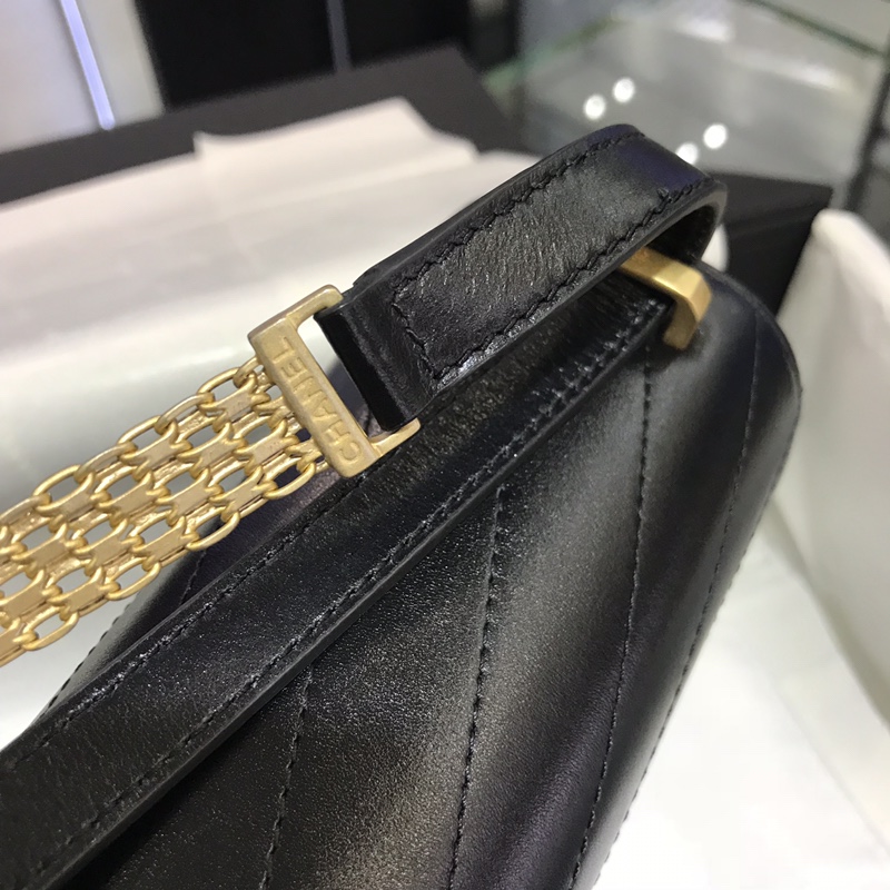 Chanel 新款 2018巴黎汉堡系列 进口牛皮 斜跨包 中号 现货 经典黑