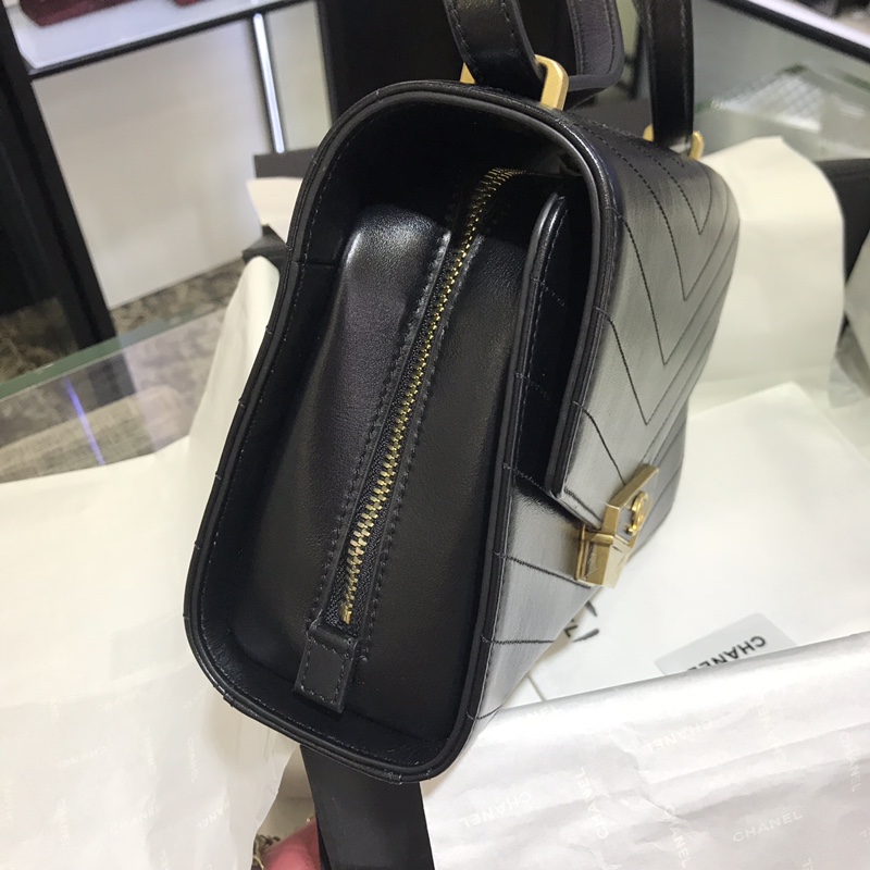 Chanel 新款 2018巴黎汉堡系列 进口牛皮 斜跨包 中号 现货 经典黑