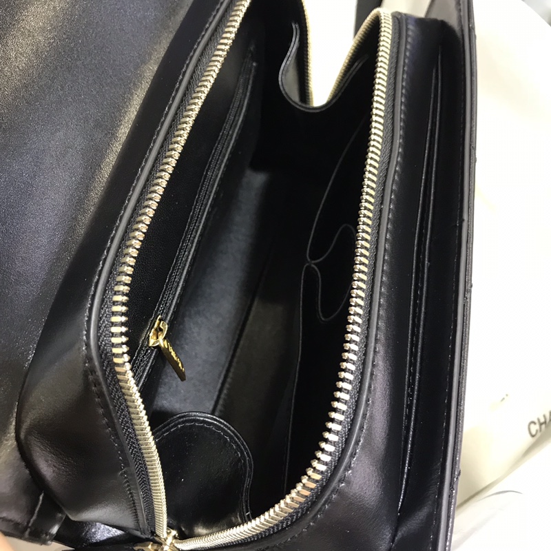 Chanel 新款 2018巴黎汉堡系列 进口牛皮 斜跨包 中号 现货 经典黑