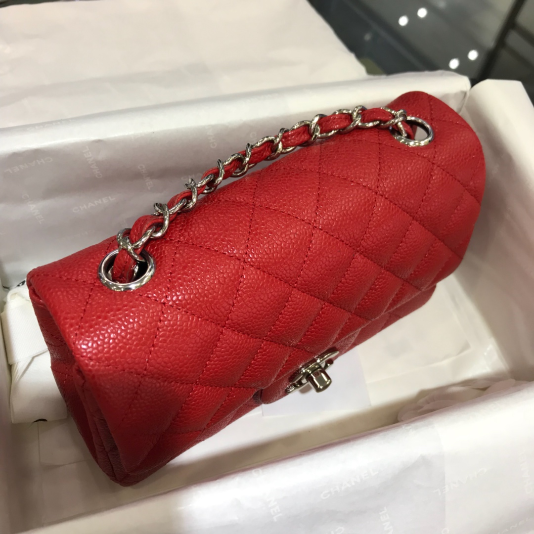 CF 小香 最经典系列 鱼子酱 大红色配上银色五金 小号20cm 现货