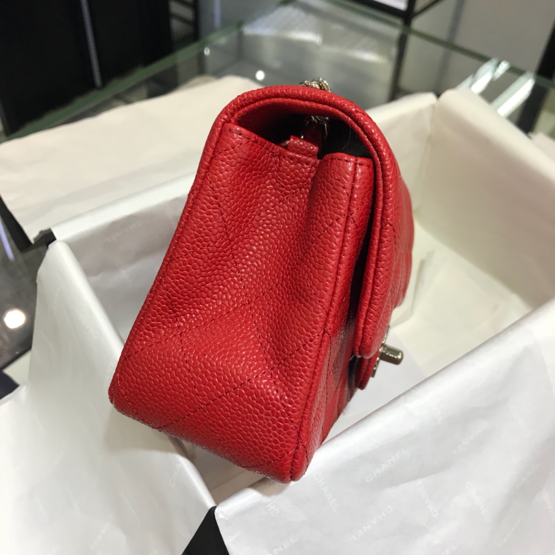 CF 小香 最经典系列 鱼子酱 大红色配上银色五金 小号20cm 现货
