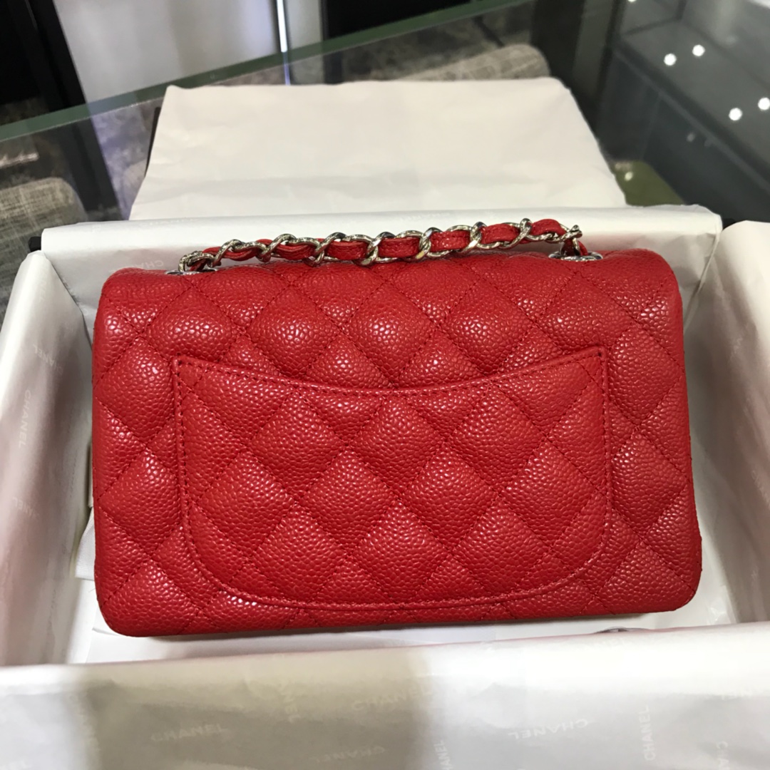 CF 小香 最经典系列 鱼子酱 大红色配上银色五金 小号20cm 现货
