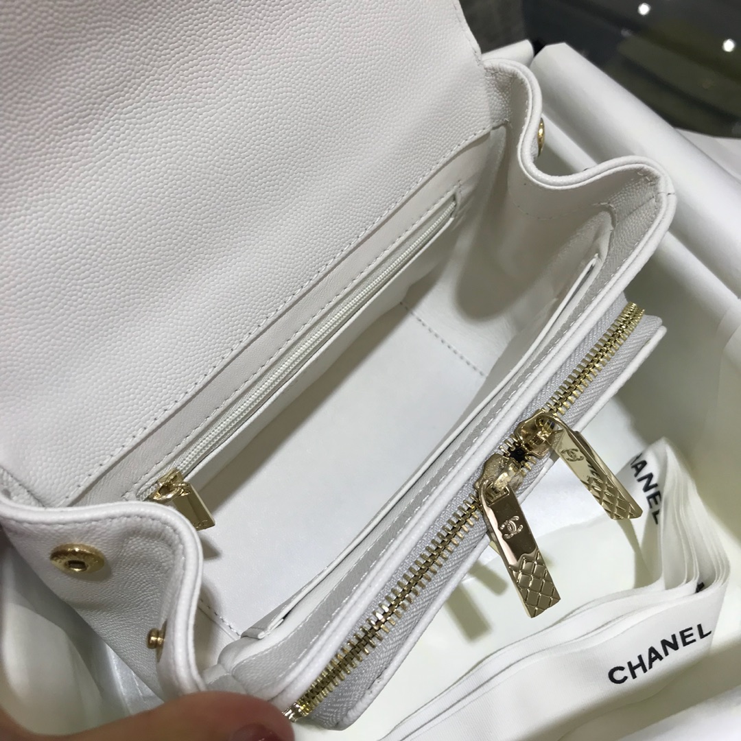 Chanel香奈儿 邮差包 20cm 纯白色 进口小鱼子酱 香槟五金 现货