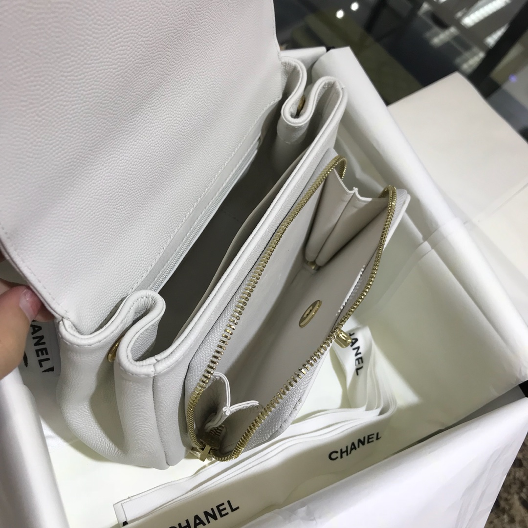 Chanel香奈儿 邮差包 20cm 纯白色 进口小鱼子酱 香槟五金 现货