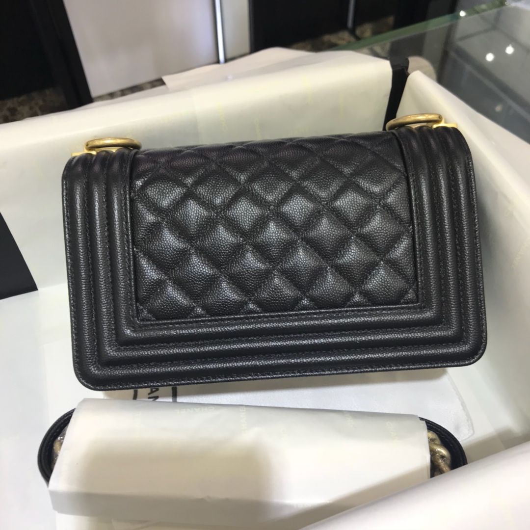 Chanel 香奈儿 Leboy Bag 小鱼子酱 黑色 20cm 流沙金 现货