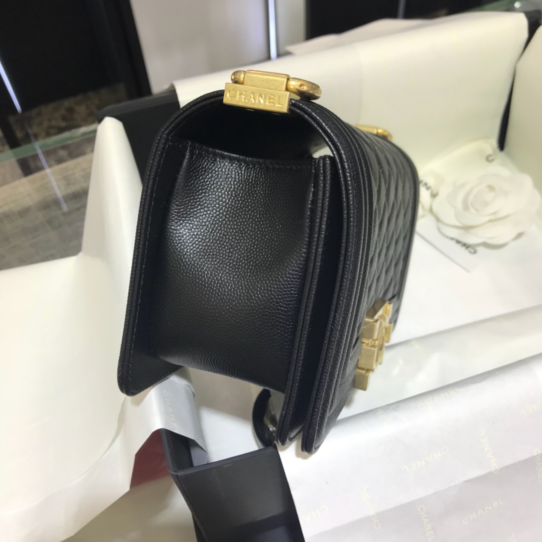 Chanel 香奈儿 Leboy Bag 小鱼子酱 黑色 20cm 流沙金 现货
