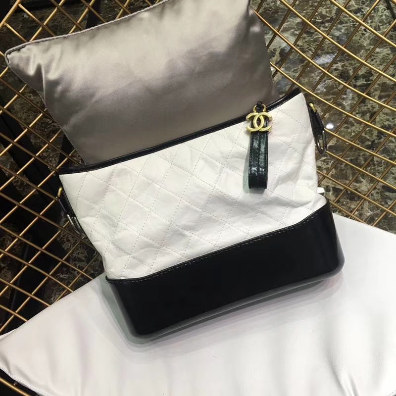 Chanel 香奈儿 Gabrielle小香流浪包 白色 大号28cm  