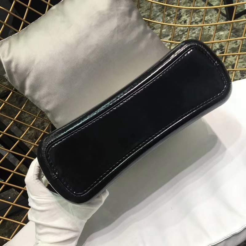 Chanel 香奈儿 Gabrielle小香流浪包 白色 大号28cm  