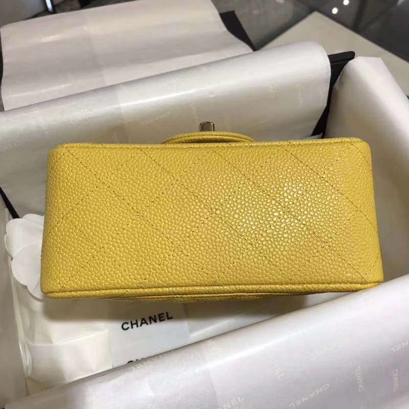Chanel 香奈儿 Classic Flap Bag  法国进口鱼子酱 17cm 现货 芒果黄 金扣