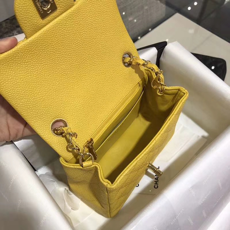 Chanel 香奈儿 Classic Flap Bag  法国进口鱼子酱 17cm 现货 芒果黄 金扣