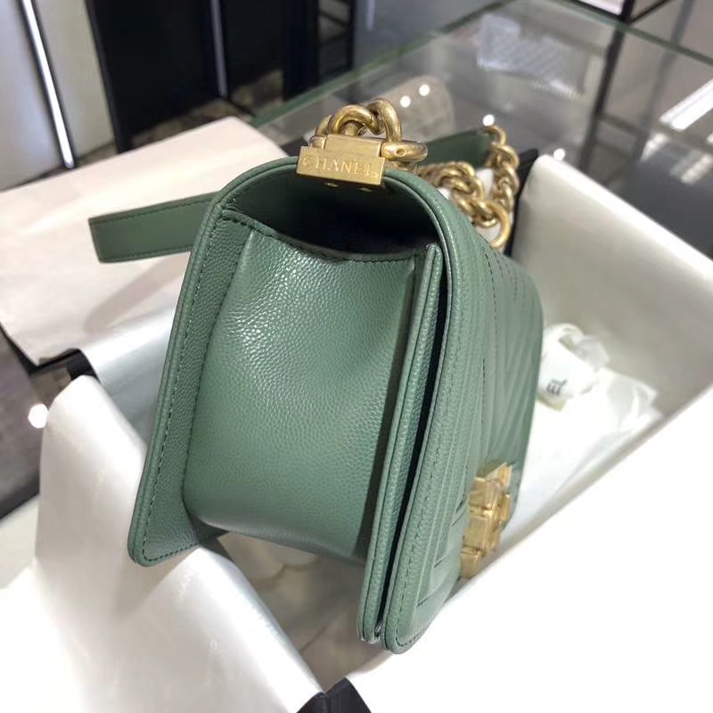 Chanel 香奈儿 Leboy Bag 20cm 大V款 现货 抹茶绿  沙金扣
