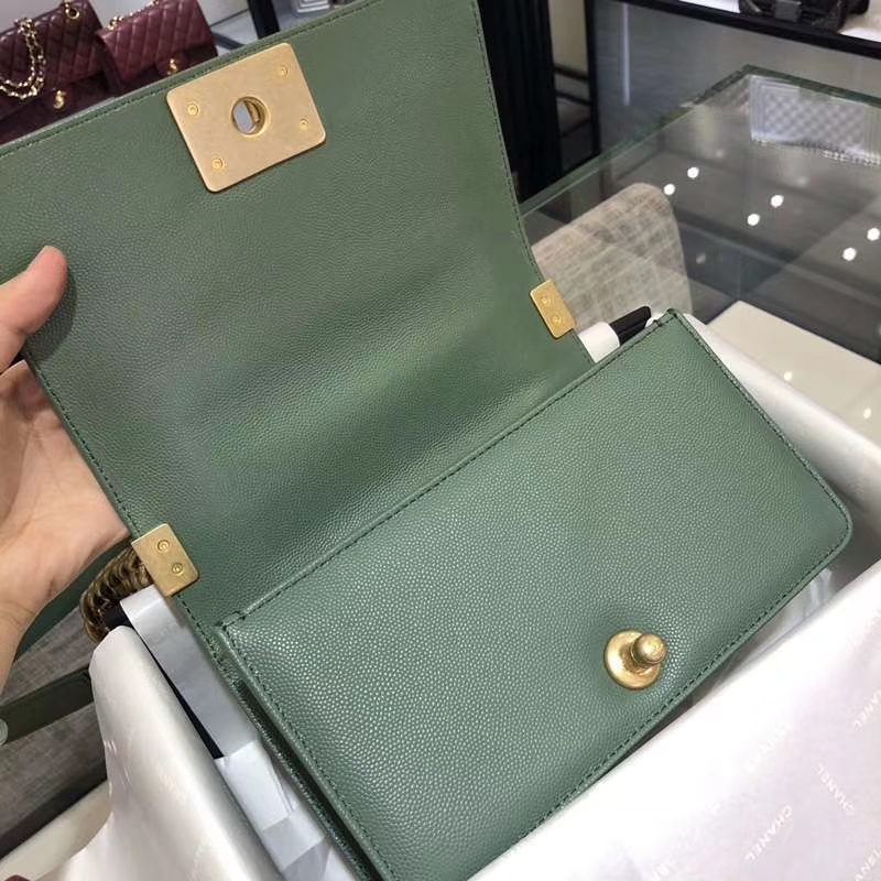 Chanel 香奈儿 Leboy Bag 20cm 大V款 现货 抹茶绿  沙金扣