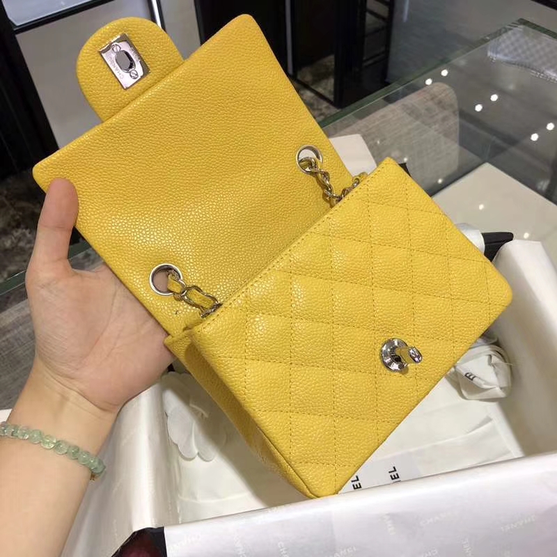 Chanel 香奈儿 Classic Flap Bag  法国进口鱼子酱 17cm 现货 芒果黄 银扣