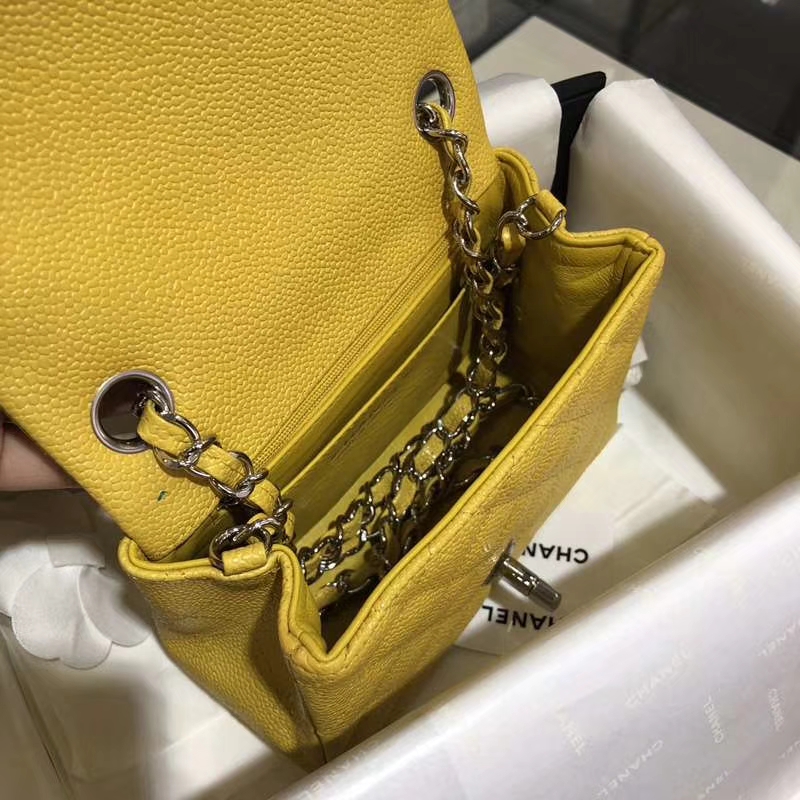 Chanel 香奈儿 Classic Flap Bag  法国进口鱼子酱 17cm 现货 芒果黄 银扣