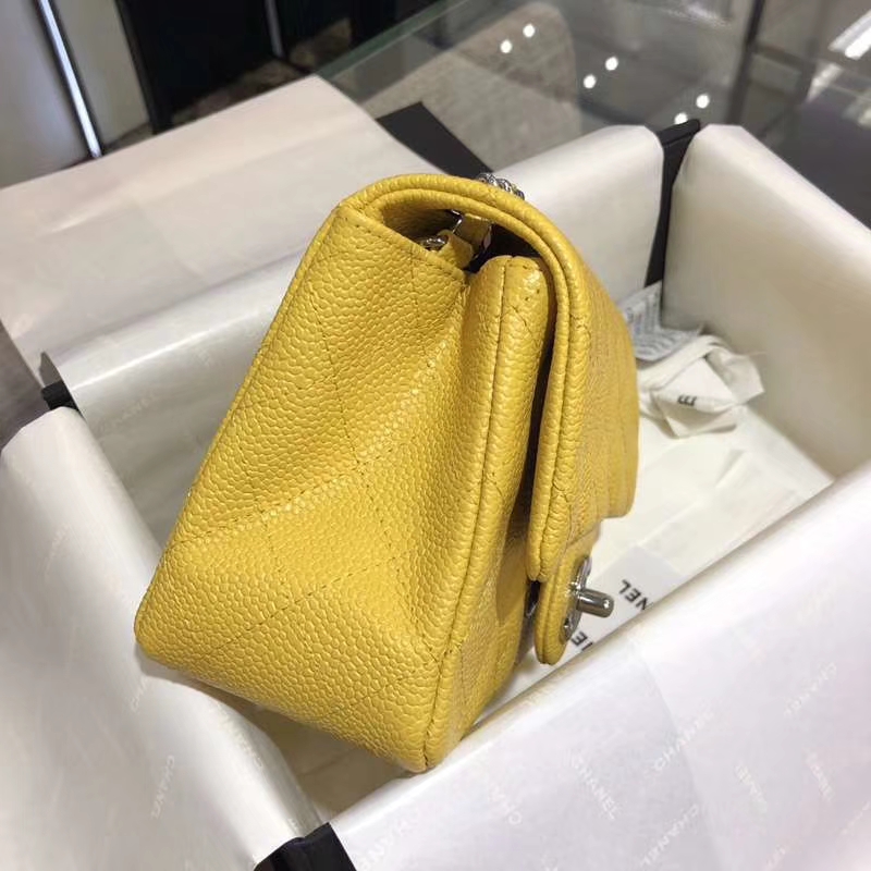 Chanel 香奈儿 Classic Flap Bag  法国进口鱼子酱 17cm 现货 芒果黄 银扣