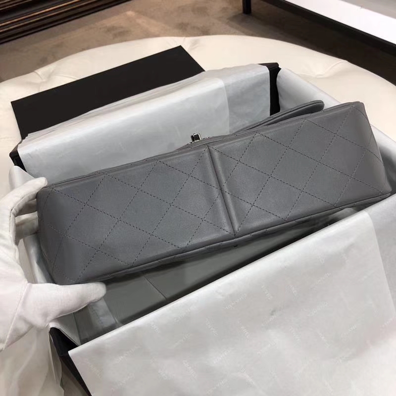 Chanel 香奈儿 Classic Flap Bag 进口小羊皮 30cm 现货 灰色 银扣
