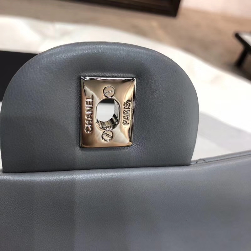 Chanel 香奈儿 Classic Flap Bag 进口小羊皮 30cm 现货 灰色 银扣