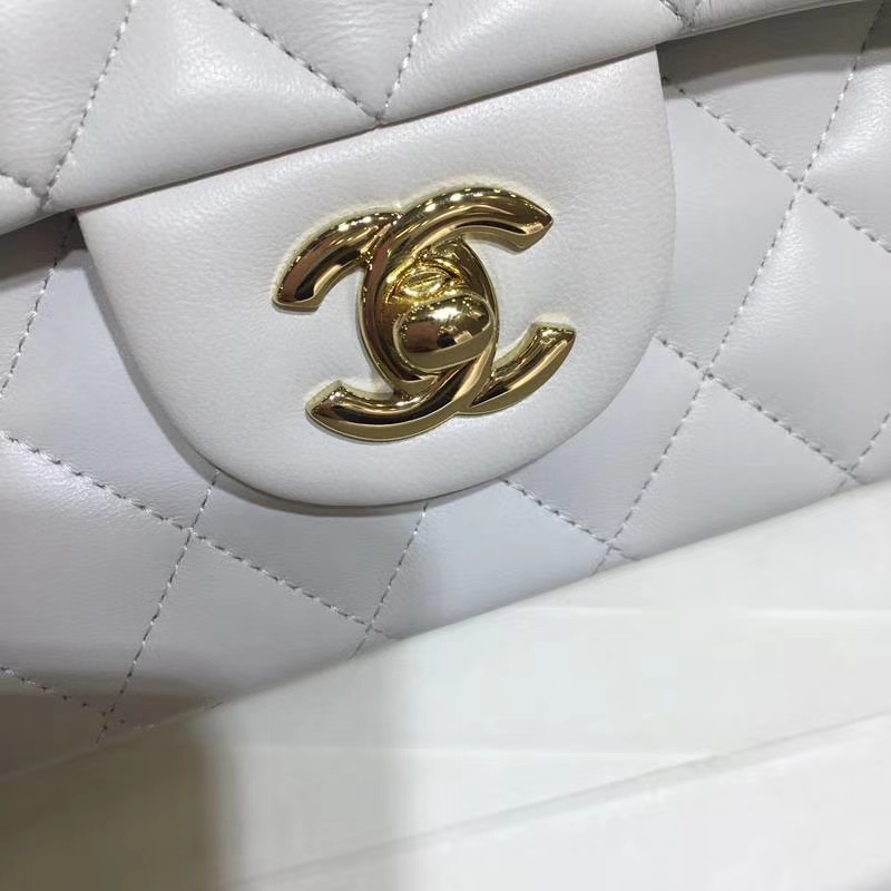 Chanel 香奈儿 Classic Flap Bag  25cm 进口小羊皮 现货 白色 金扣