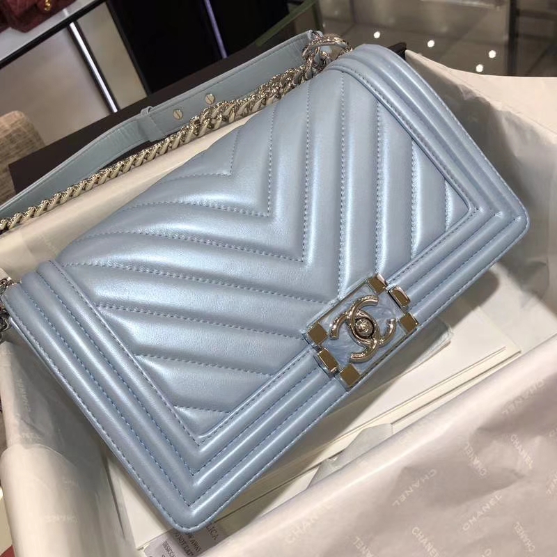 Chanel 香奈儿 Leboy Bag 大V款 小羊皮 珠光蓝色 25cm 大理石纹琉璃扣 Dream Bag系列