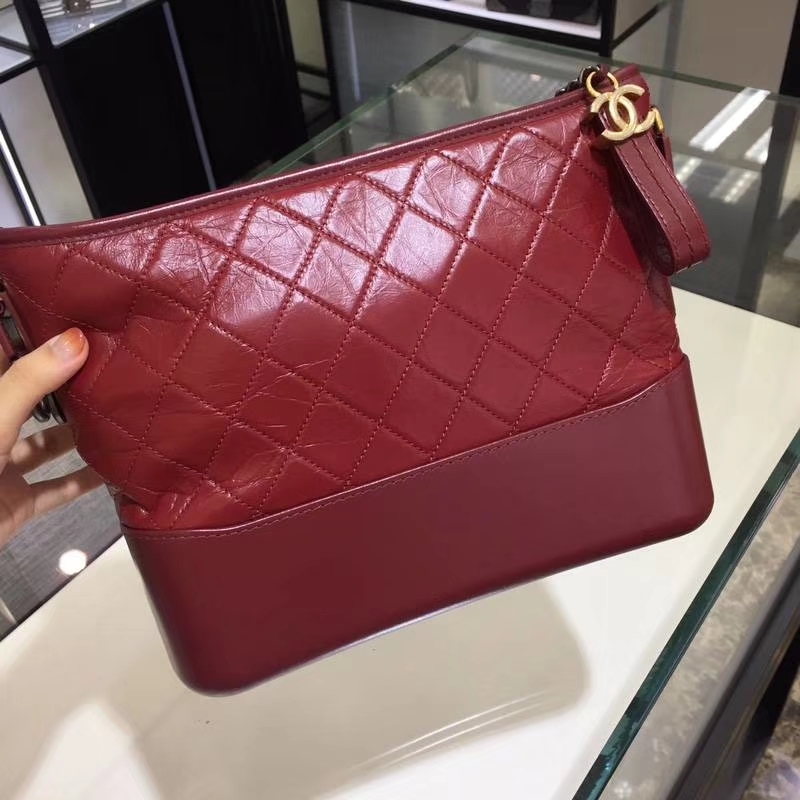 CHANEL 秋冬新款 GABRIELLE 流浪包 进口小牛皮双色金属精裁而成 实拍图 红色 28cm