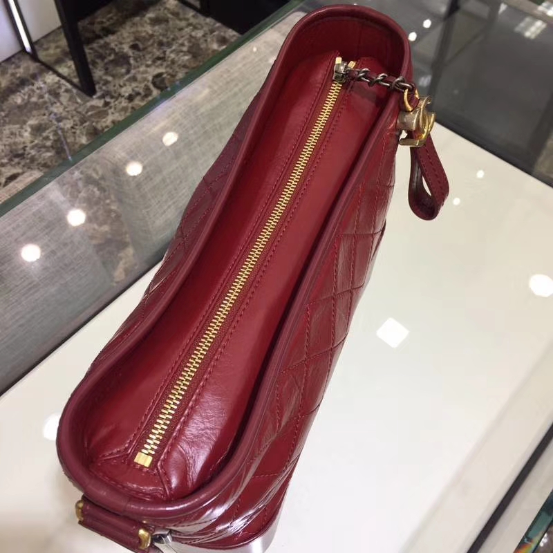 CHANEL 秋冬新款 GABRIELLE 流浪包 进口小牛皮双色金属精裁而成 实拍图 红色 28cm