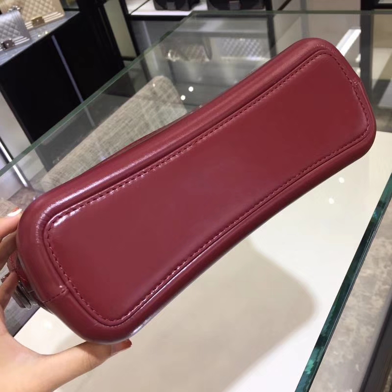 CHANEL 秋冬新款 GABRIELLE 流浪包 进口小牛皮双色金属精裁而成 实拍图 红色 28cm