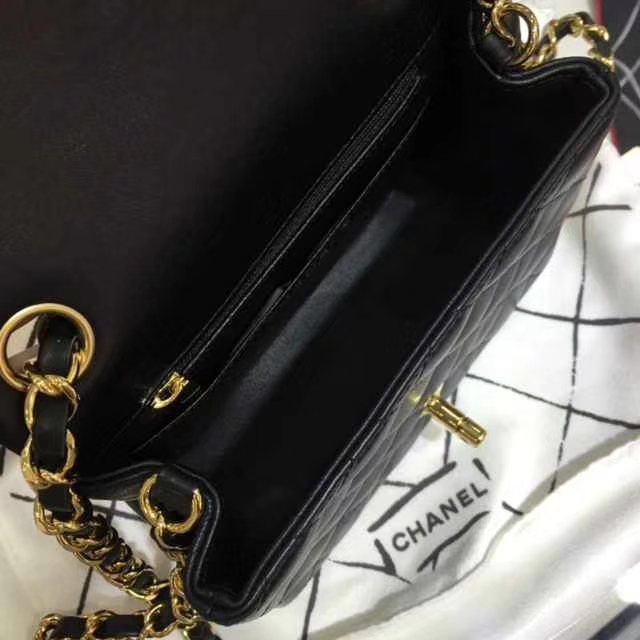 Chanel 香奈儿 Classic Flap Bag 进口小羊皮 17cm 现货 黑色 金扣