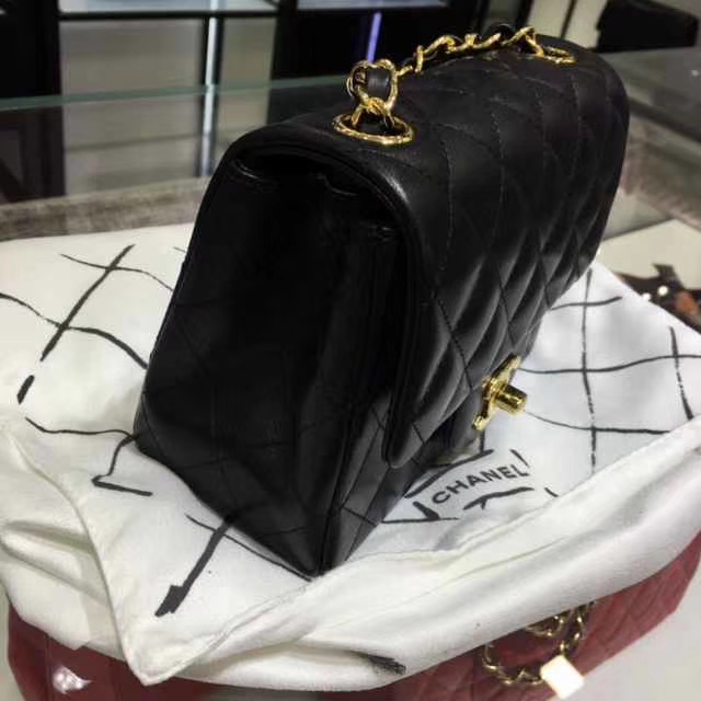 Chanel 香奈儿 Classic Flap Bag 进口小羊皮 17cm 现货 黑色 金扣