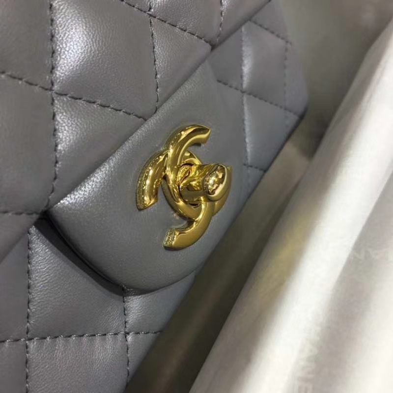 Chanel 香奈儿 Classic Flap Bag 进口小羊皮 17cm 现货 锡器灰 金扣