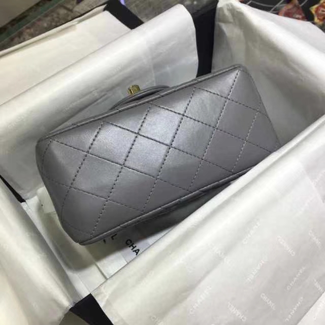 Chanel 香奈儿 Classic Flap Bag 进口小羊皮 17cm 现货 锡器灰 金扣