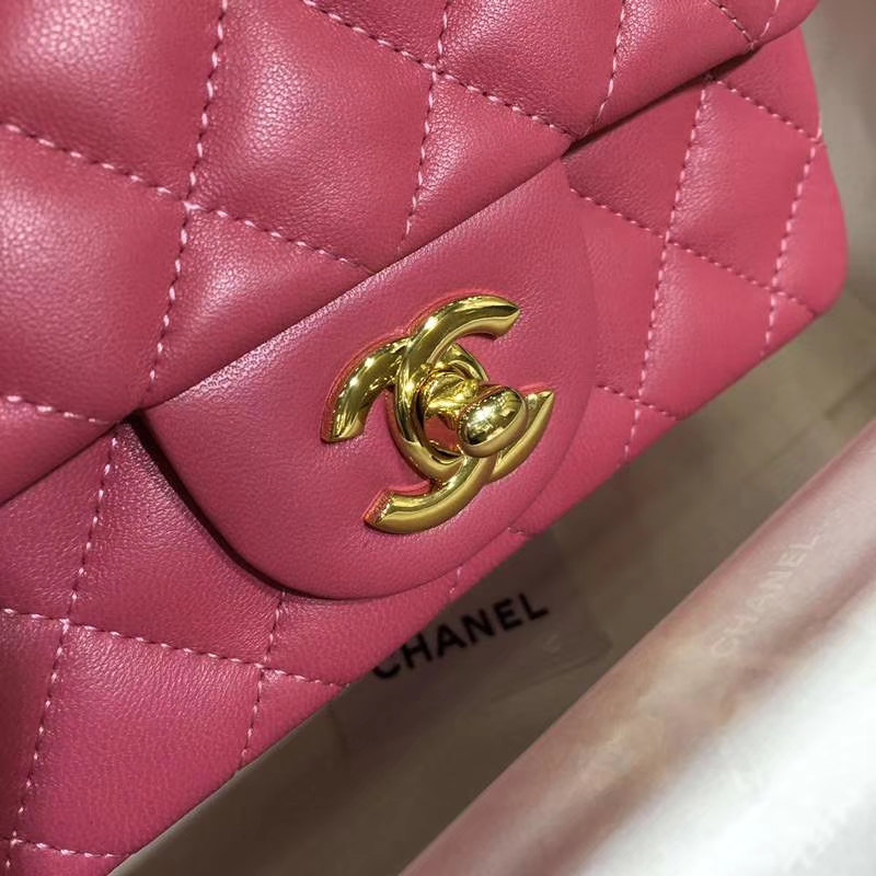 CHANEL 小香 Classic Flap Bag 进口小羊皮 17cm 现货 桃粉色 金扣