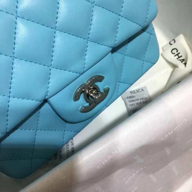 Chanel 香奈儿 Classic Flap Bag 进口小羊皮 17cm 现货 马卡兰 银扣