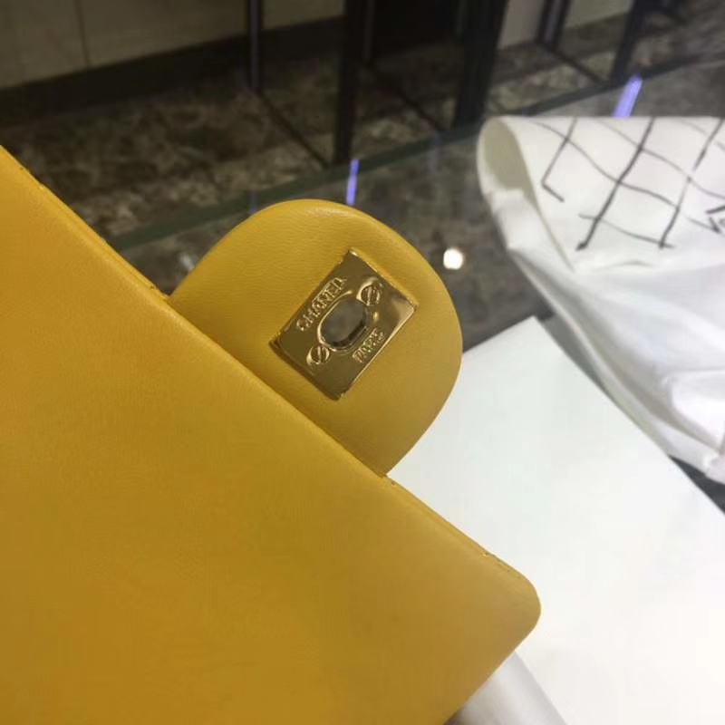 Chanel 香奈儿 Classic Flap Bag  Imported lamb skin 进口小羊皮 17cm 现货 芒果黄 金扣