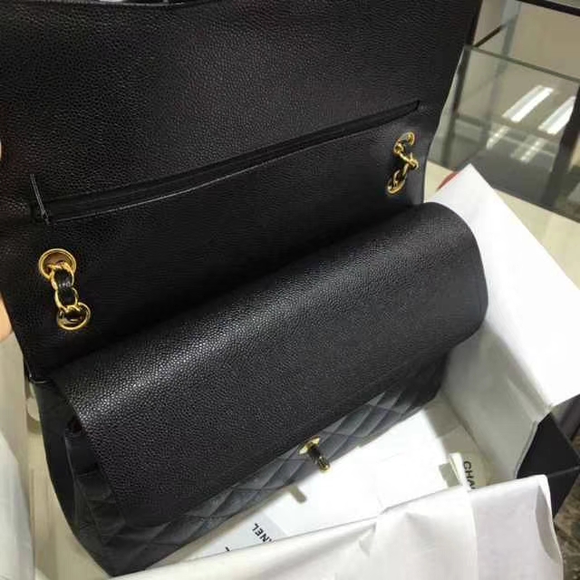 Chanel 香奈儿 Classic Flap Bag  进口鱼子酱 30cm 现货 黑色 金扣