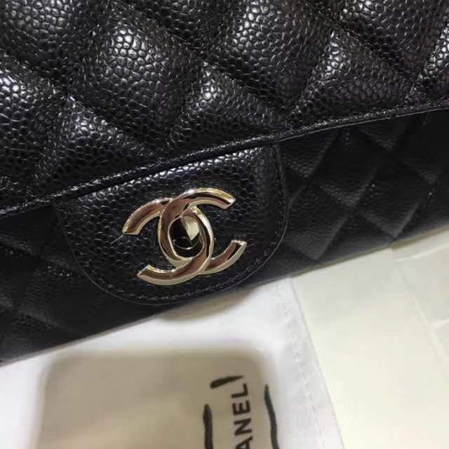 Chanel 香奈儿 Classic Flap Bag  进口鱼子酱 25cm 现货 黑色 银扣
