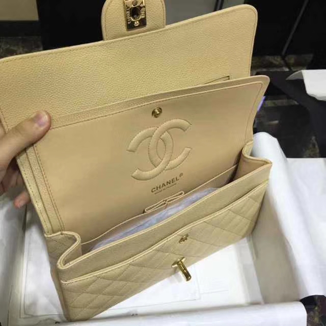 Chanel 香奈儿  Classic Flap Bag  进口鱼子酱 25cm 现货 杏色 金扣