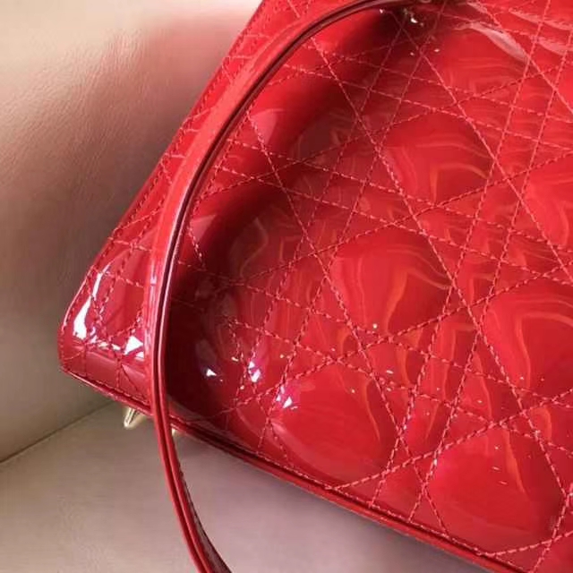Dior 迪奥 戴妃包 Lady Dior 细节一目了然  五格漆皮大红色