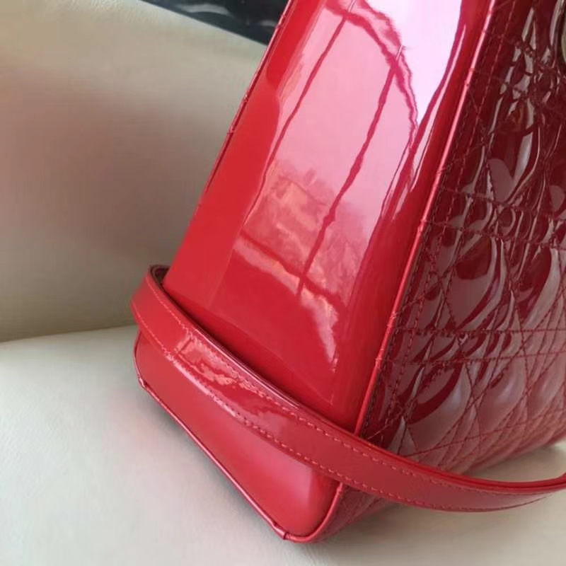 Dior 迪奥 戴妃包 Lady Dior 细节一目了然  五格漆皮大红色