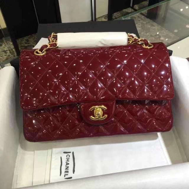 Chanel 香奈儿 Classic Flap Bag  进口漆皮 25cm 酒红 金扣 现货