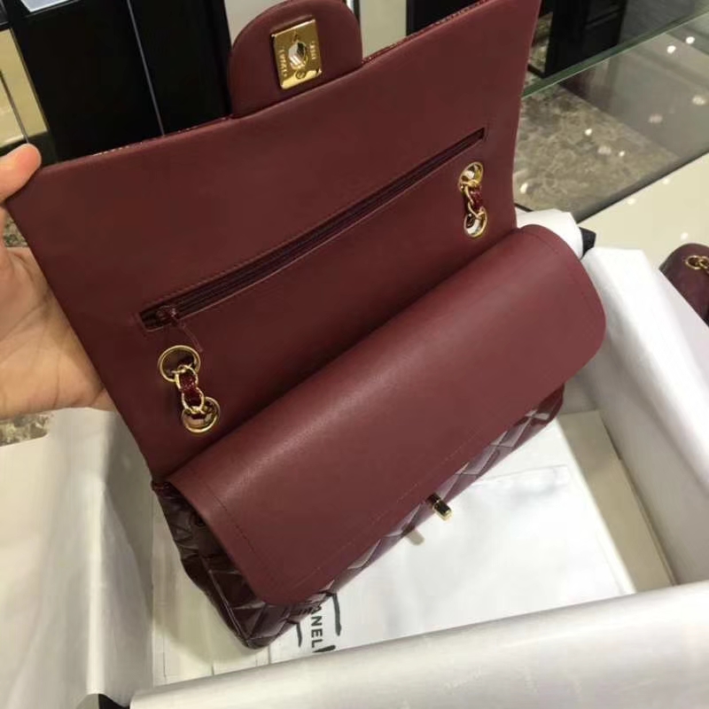 Chanel 香奈儿 Classic Flap Bag  进口漆皮 25cm 酒红 金扣 现货