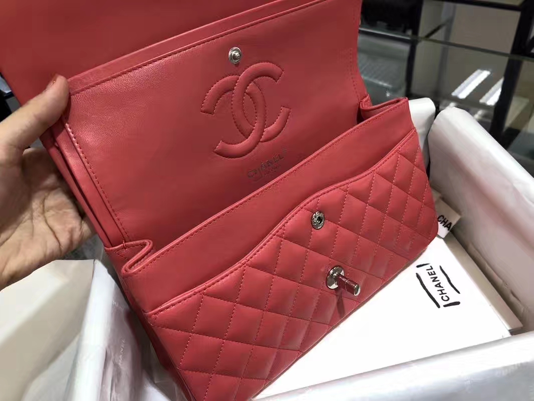 Chanel 香奈儿 Classic Flap Bag 小羊皮 25cm 西瓜红 金扣 纯正品开发 顶级的工艺 进出专柜无压力
